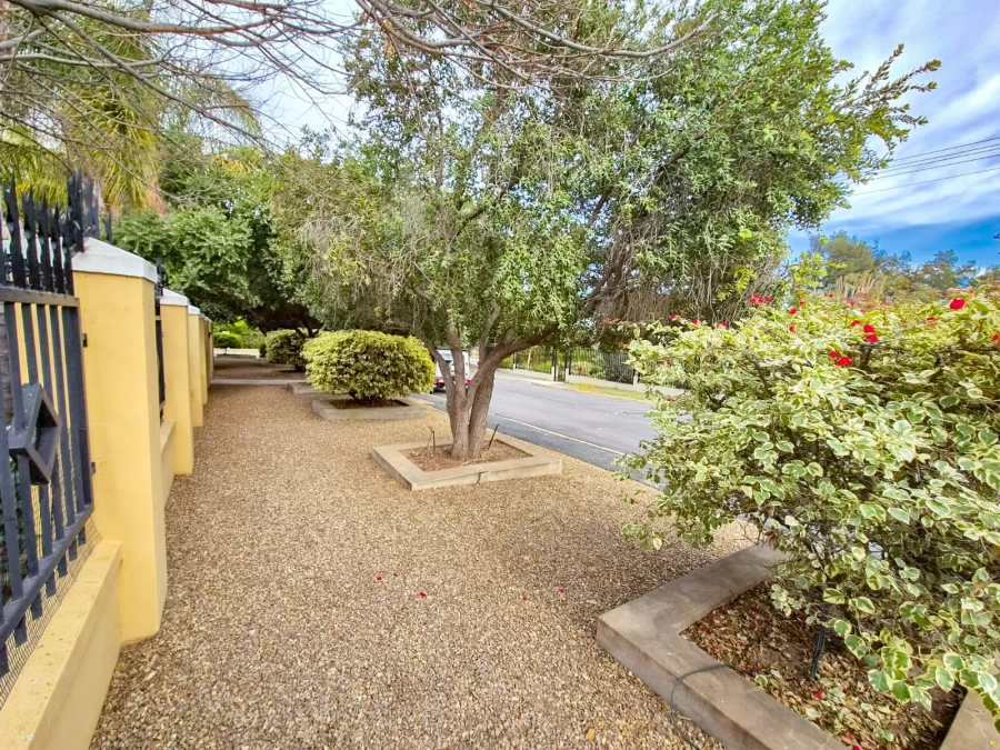 4 Bedroom Property for Sale in De Doorns Western Cape